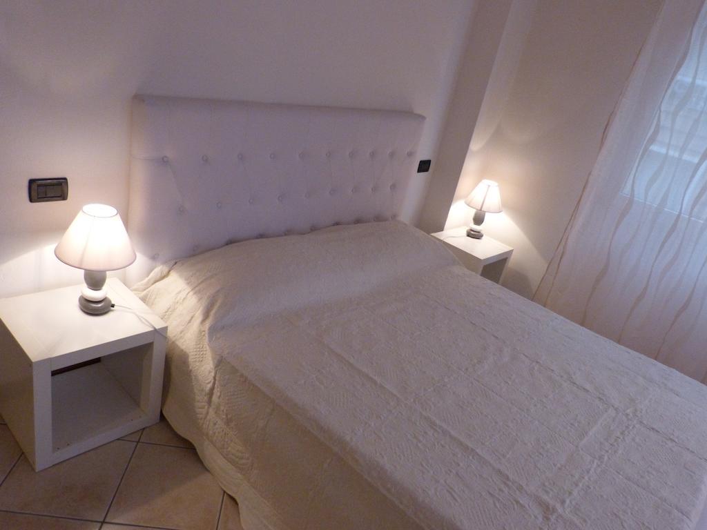 Ferienwohnung Residenza Ugo Bassi Bologna Zimmer foto